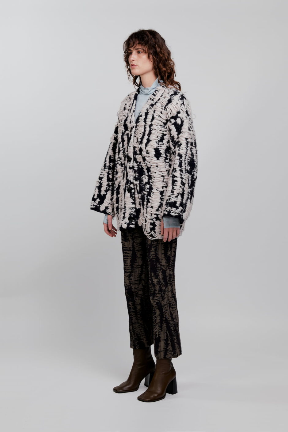 CHMBRE DE FAN Artisan Jacquard Coat Black/White